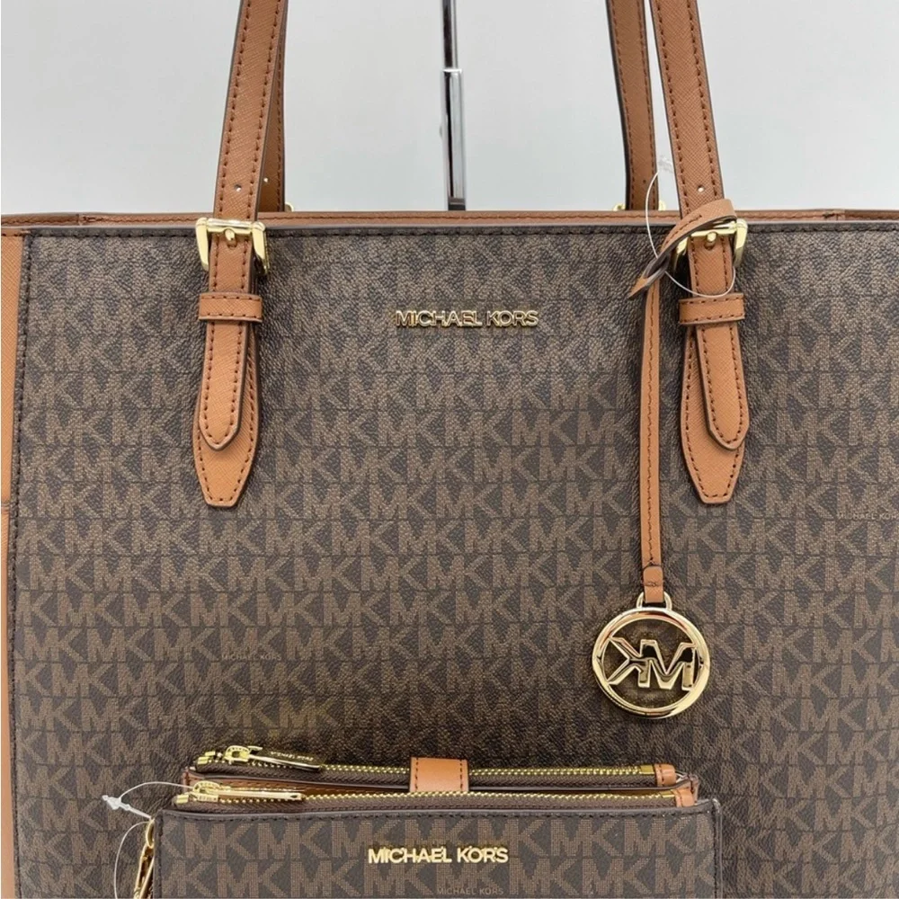 Michael Kors Large Gilly Travel Tote and Double Zip Wallet Wristlet Brown - Picture 3 of 15